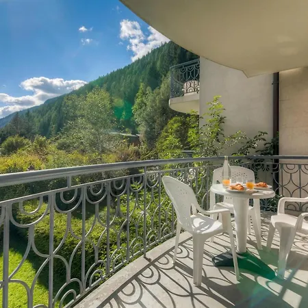 Апартаменты Le Cristal Mb1 Mont-Blanc View, Pool & Parking - Happy Rentals