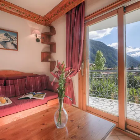 아파트 Le Cristal Mb1 Mont-blanc View, Pool, Private Sauna & Parking - Happy 샤모니