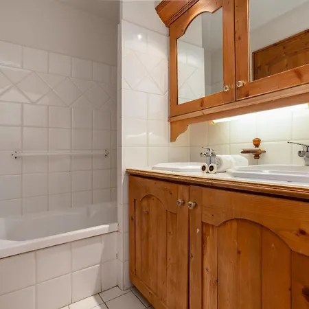 Le Cristal Mb1 Mont-blanc View, Pool, Private Sauna & Parking - Happy 아파트 *